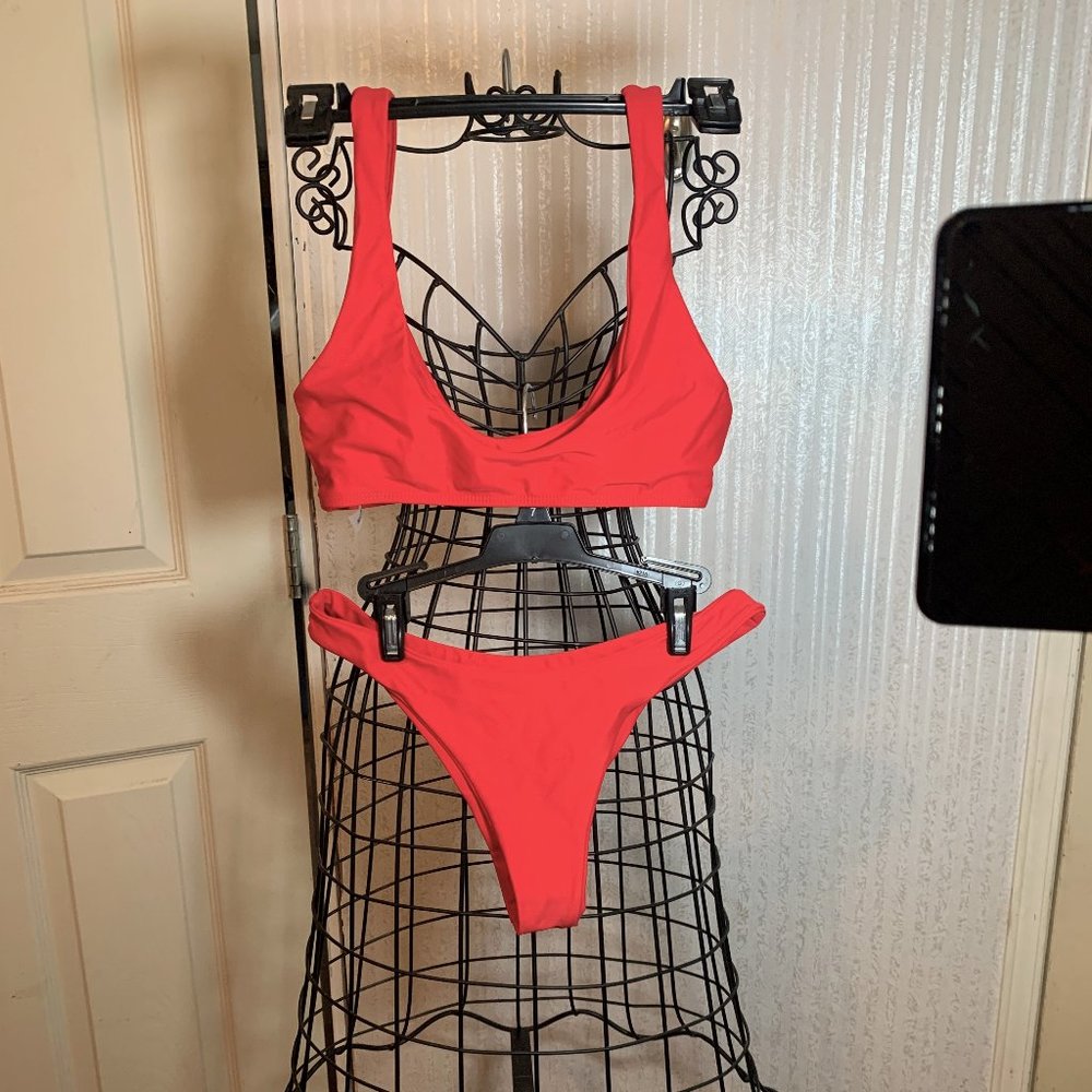 WOMENS - sz Small (S) NWOT SHEIN red Bikini Scoop Neck Top Tanga high cut bottom